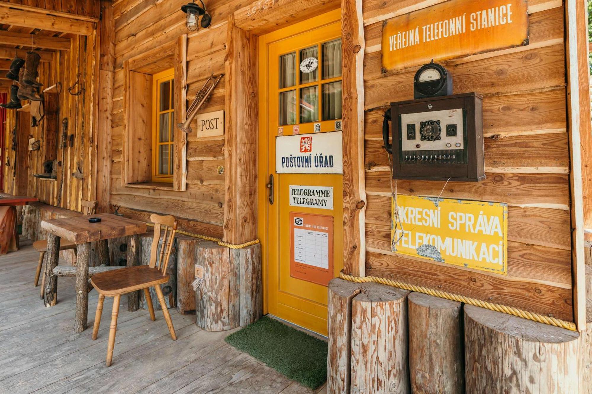 Ranch 13 - Western A Kone Nemšová 客房 照片
